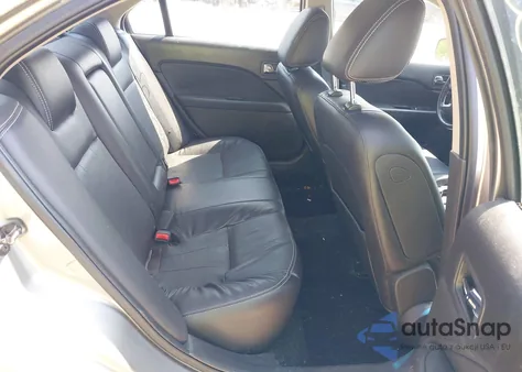 2009 Mercury Milan V6 Premier z USA, uszkodzony, nr VIN 3MEHM02159R622893